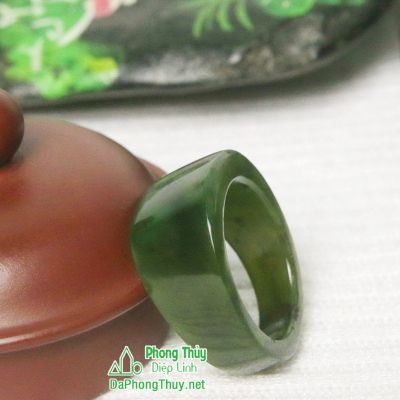 Nhẫn đá ngọc bích nephrite jade 5-18.2