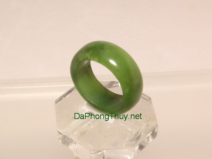 Nhan ngoc bich nephrite