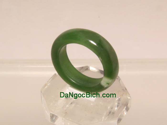 Nhan ngoc bich nephrite