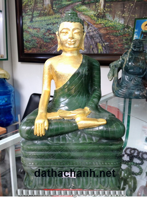 Phat thich ca ngoc bich nephrite