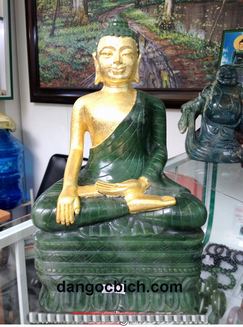 Phat thich ca ngoc bich nephrite