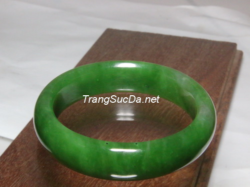 Vong ngoc bich nephrite jade