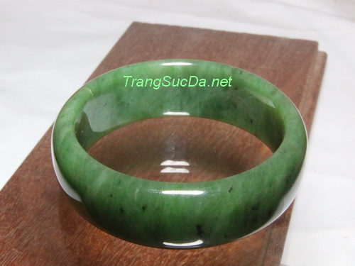 Vong ngoc bich nephrite jade